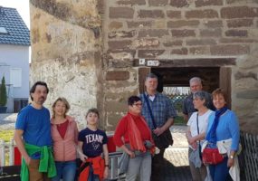 Beim Ortsrundgang in Horrheim mit Ortsvorsteherin Anita Götz (Mitte)